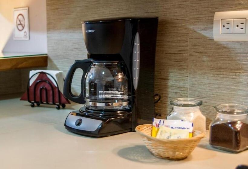 スタンダードスタジオ, Bugambilias Suites