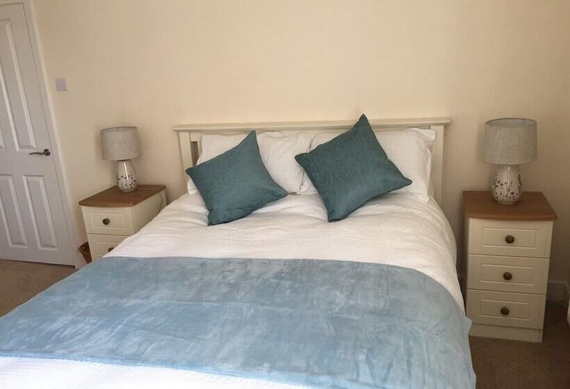 1베드룸 아파트 1층, Town Centre Apartment Perfect Location With On Street Parking