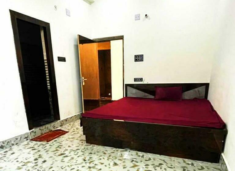 اتاق لوکس, Diamond Inn