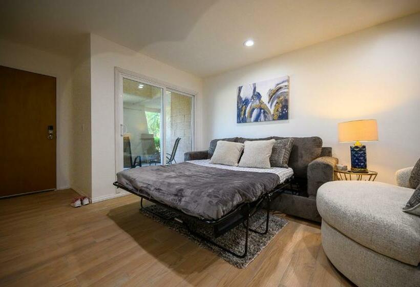 آپارتمان 1 خوابه همکف, Palm Springs Blue Desert Condo!