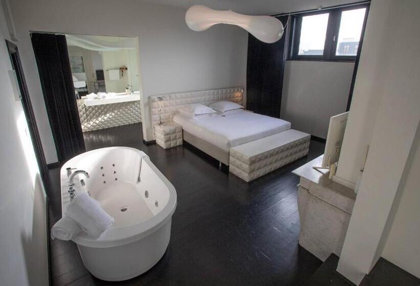 سوییت خانوادگی, B&b Suites Feek