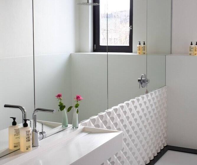 سوییت خانوادگی, B&b Suites Feek