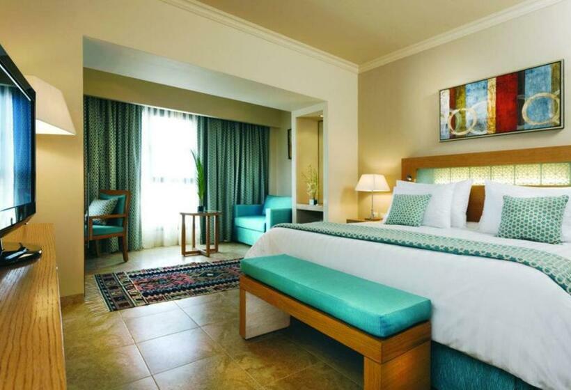 اتاق خانوادگی با چشم‌انداز استخر, Movenpick Waterpark Resort & Spa Soma Bay