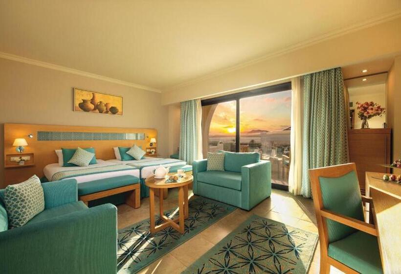 اتاق لوکس با چشم‌انداز استخر, Movenpick Waterpark Resort & Spa Soma Bay