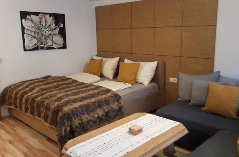 Апартаменты 2 Спальни, Platzhirsch Zur Alten Wagnerei Gästehaus