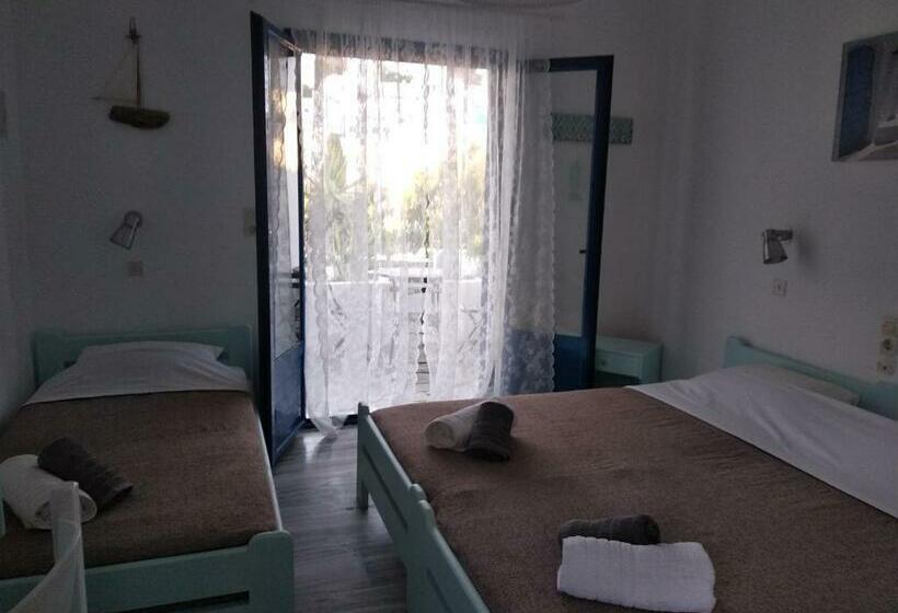 חדר סטנדרט לשלושה, Mediterraneo