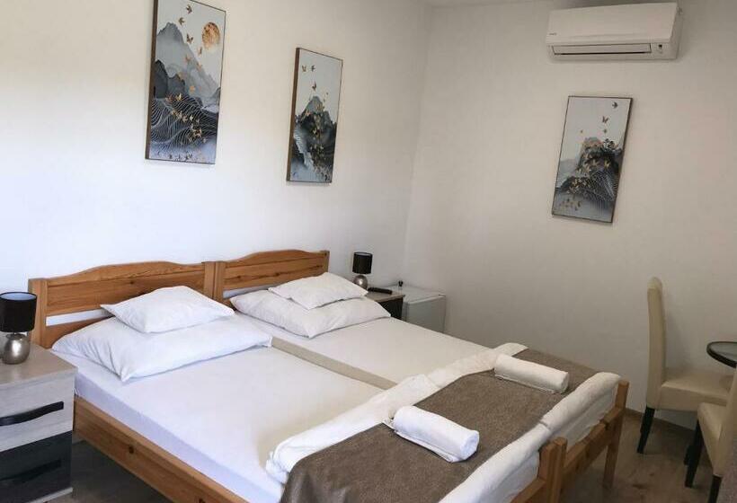 اتاق لوکس, Tó Party Apartman