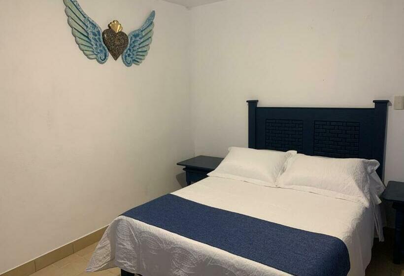 اتاق استاندارد, & Hostal Santuario