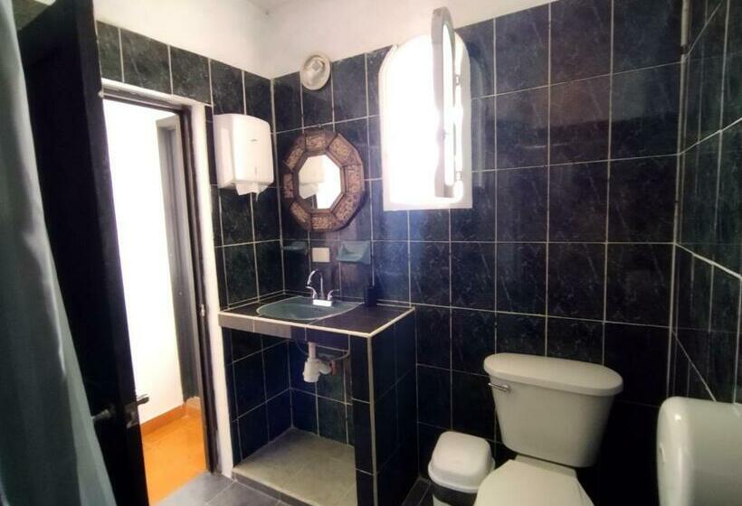 اتاق استاندارد سه نفره, & Hostal Santuario