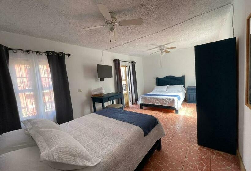 اتاق استاندارد چهار تخته, & Hostal Santuario