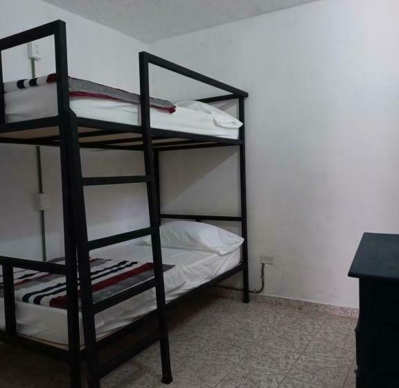 اتاق استاندارد با سرویس بهداشتی مشترک, & Hostal Santuario