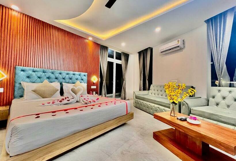 سوئیت با بالکن, Jp Hills Rishikesh