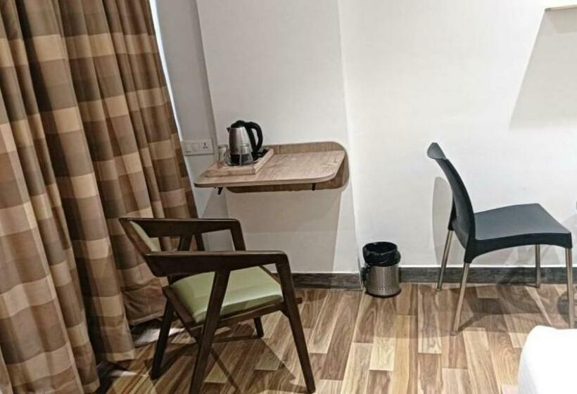 Номер Стандарт, Sapphero Akshar Inn  Jamnagar