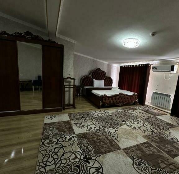 اتاق لوکس, Garden City
