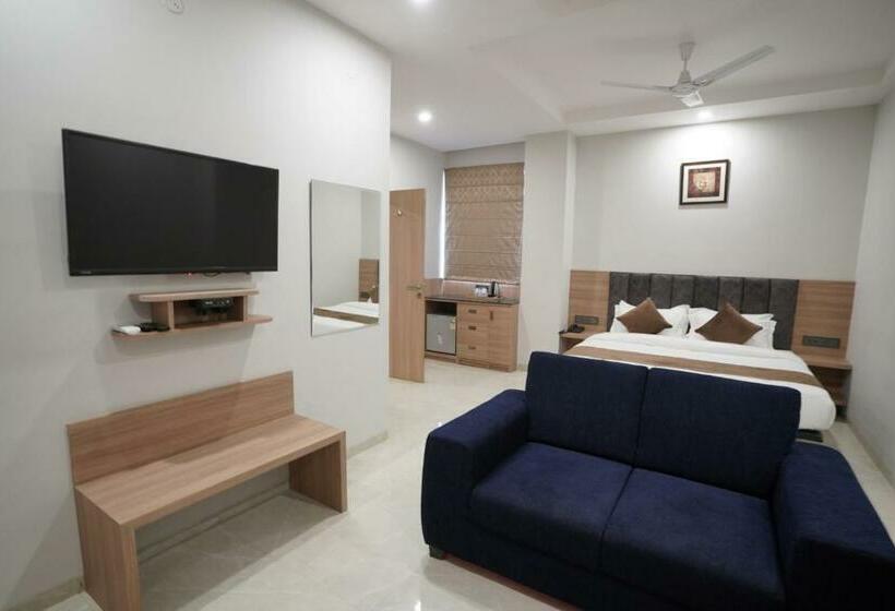 سوییت, Krishna Inn