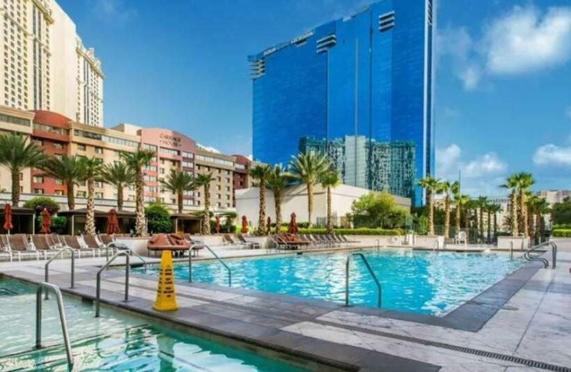 1 Bedroom Penthouse Apartment, Mgm Signature Ph 30th Floor Deluxe Studio Apartment Strip Facing With Balcony