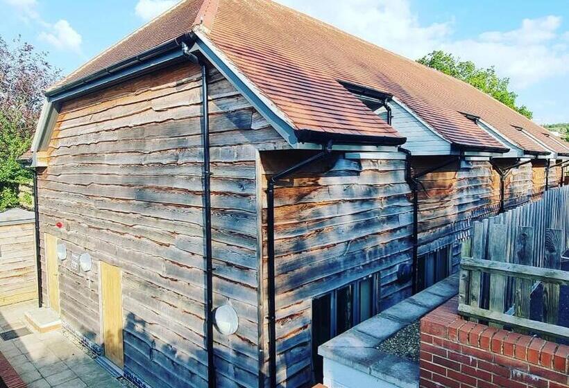 اتاق استاندارد در طبقه همکف, The White Hart, Wroughton
