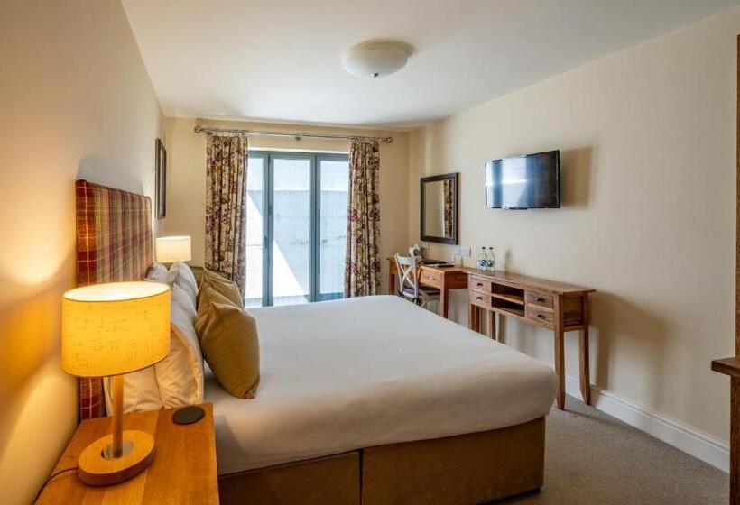 اتاق استاندارد در طبقه همکف, The White Hart, Wroughton