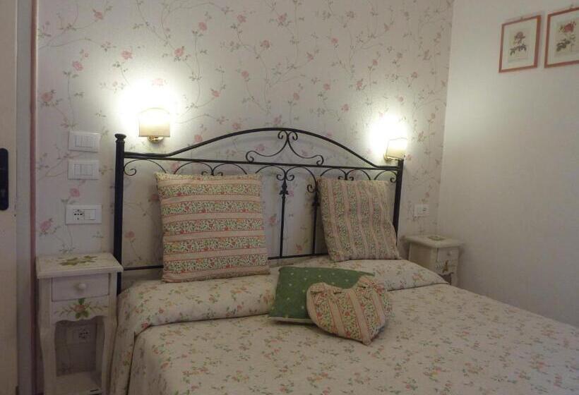 Comfort room with balcony, Marco Polo