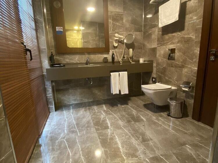 Люкс Кровать Кинг, Ramada By Wyndham Sakarya