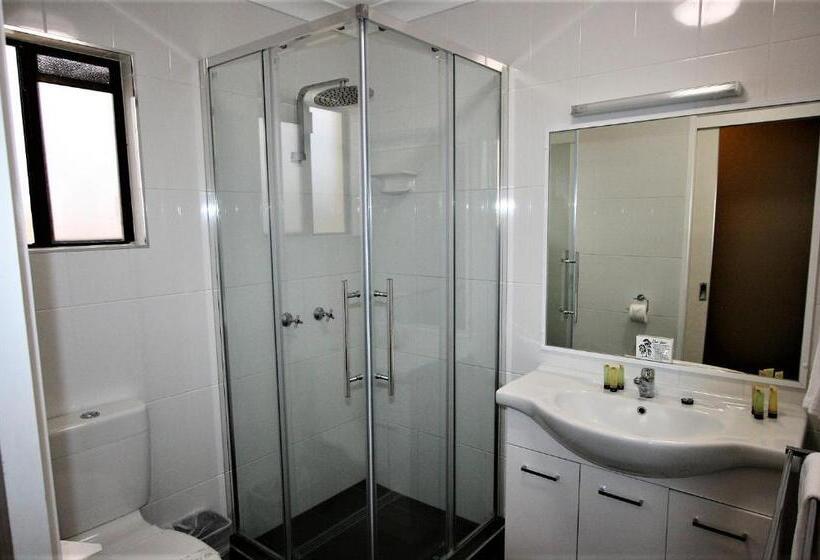 Семейный Номер, Sarina Motor Inn