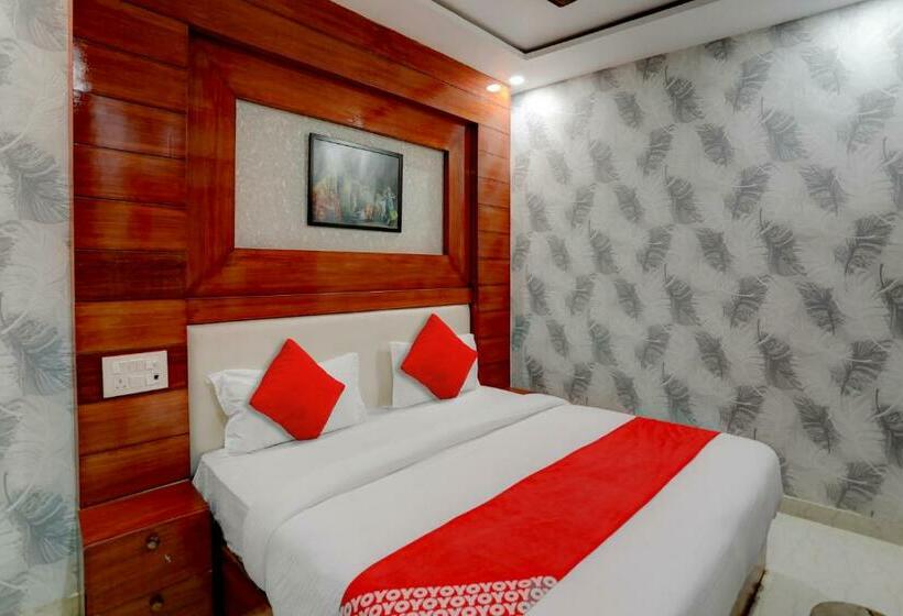 Трехместный Номер Классика, Oyo Flagship 81501 Sambhav Hotel And Restaurant