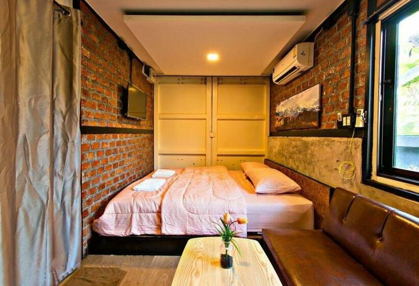 스탠다드 룸 킹사이즈 침대, 99/9 Box Resort