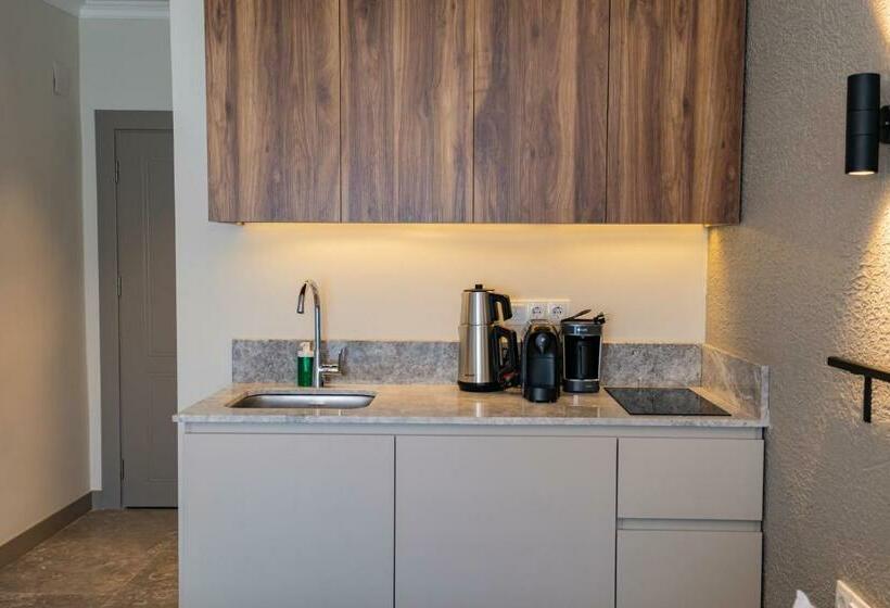 سوییت با چشم‌انداز دریا, Bd Suites