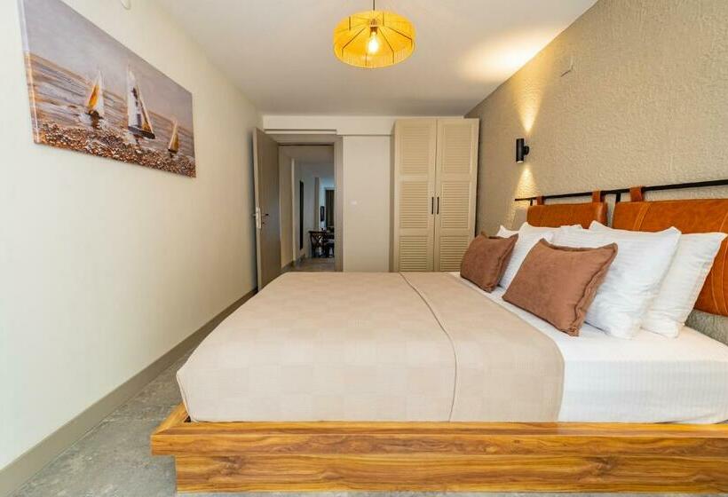 Suite with Terrace, Bd Suites