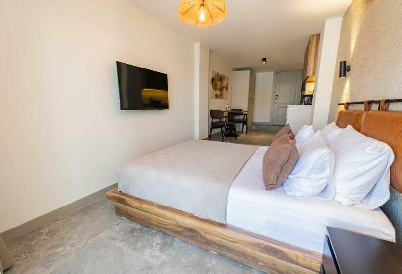 Suite with Terrace, Bd Suites