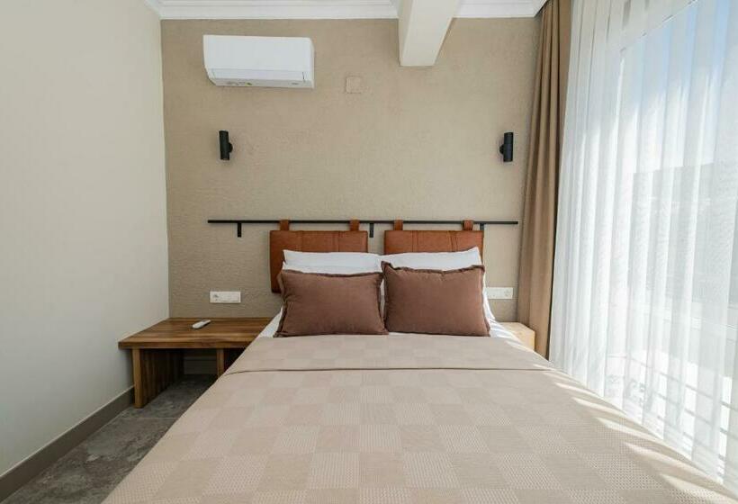 سوییت با چشم‌انداز باغ, Bd Suites