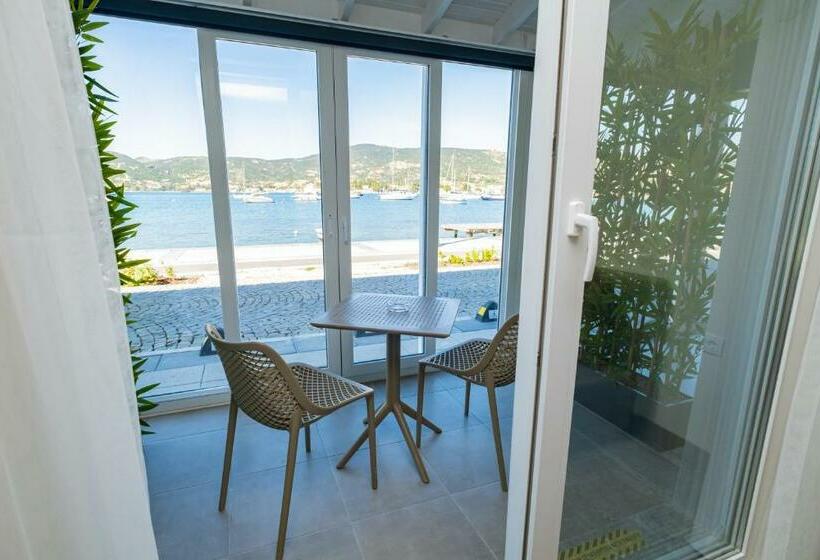 Suite with Terrace, Bd Suites