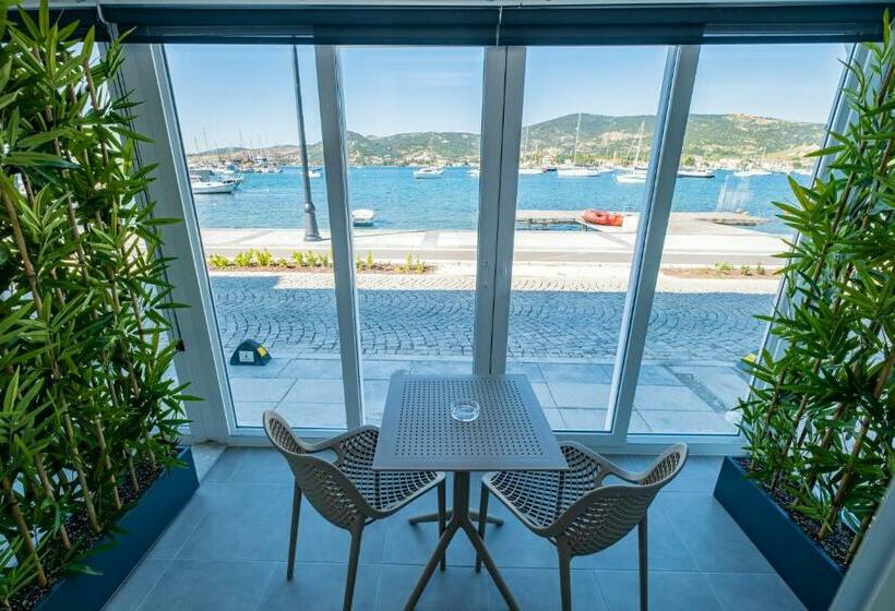 Suite with Terrace, Bd Suites