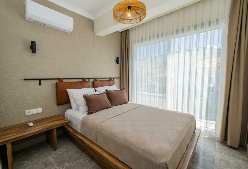 سوییت با چشم‌انداز باغ, Bd Suites