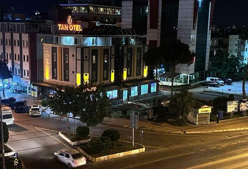 اتاق خانوادگی, Tan Otel
