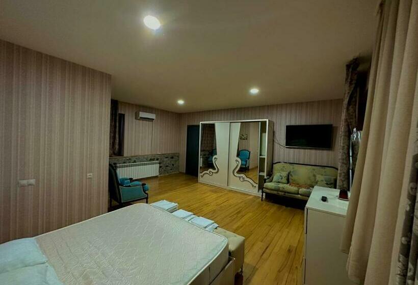Deluxe Suite King Bed, Svaneti