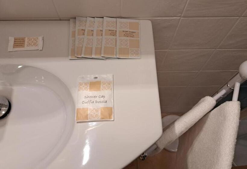 Номер Стандарт, Papaveri Del Conero Affittacamere