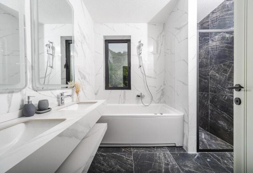 اتاق سوپریور, Regent Resort Budva