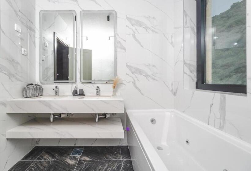 اتاق سوپریور, Regent Resort Budva