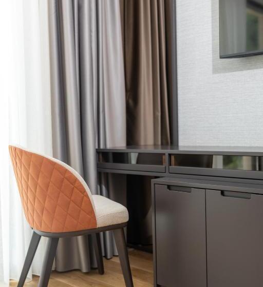 اتاق لوکس, Regent Resort Budva