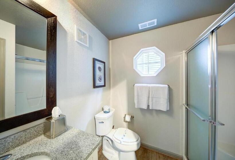 Люкс 3 Спальни, Hilton Vacation Club Beachwoods Kitty Hawk