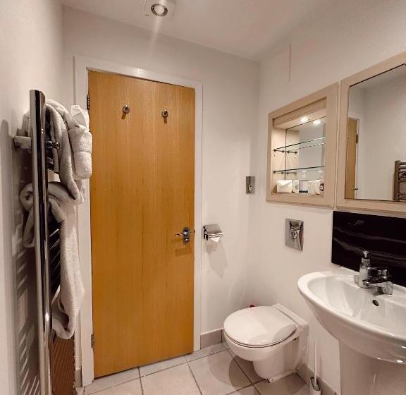 Apartamento 1 Dormitório Vista Mar, Canary Wharf   Luxury Apartments