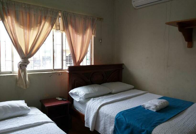 Quarto Quádruplo Estandar, Hostal Miconia