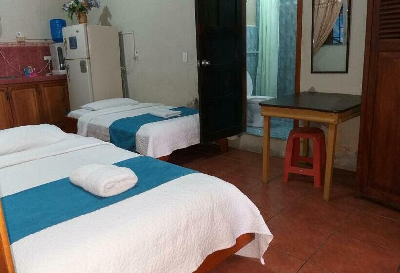 Quarto Quádruplo Estandar, Hostal Miconia