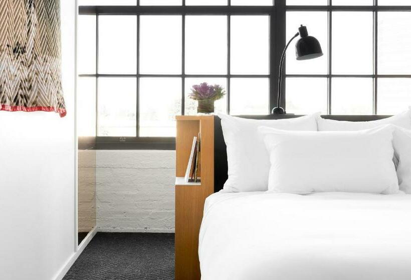 디럭스 스위트, Fordson Hotel, In The Unbound Collection By Hyatt