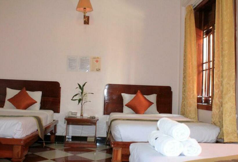 スタンダードトリプルルーム, Nawin Palace Guesthouse
