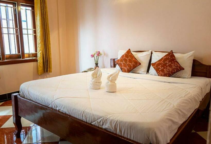 スタンダードルーム, Nawin Palace Guesthouse