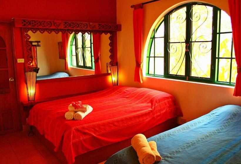 اتاق لوکس خانوادگی, Secret Garden Chiang Mai