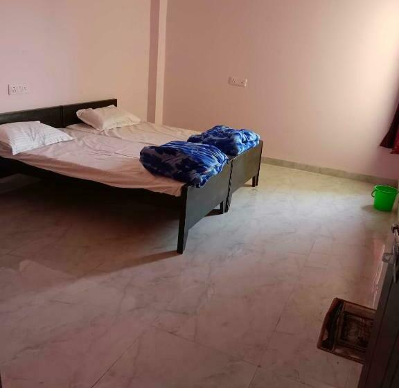 Трехместный Номер Классика, Oyo Hotel Sunrise