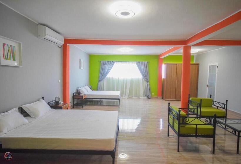 اتاق خانوادگی, Mon Choisy Hôtel Majunga